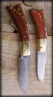 Deux pliants nspirés de models XIXe, laiton et Bubinga. vendu 250 Eur.